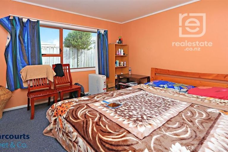 Photo of property in 66 Christmas Road, Manurewa, Auckland, 2102