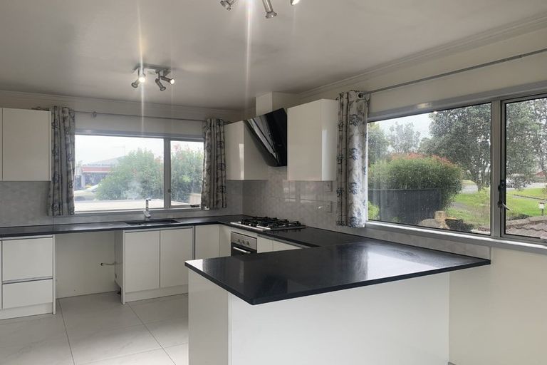 Photo of property in 423 Don Buck Road, Massey, Auckland, 0614