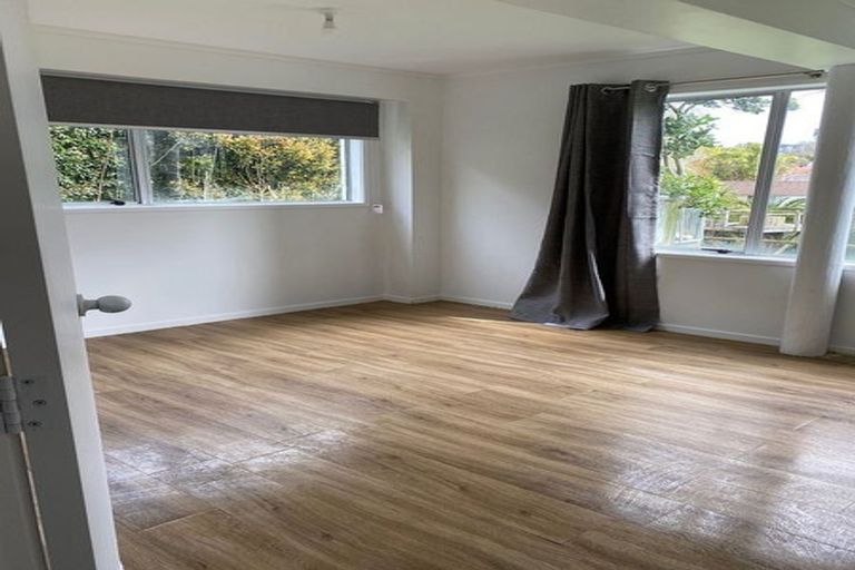 Photo of property in 70 Robbies Road, Shelly Park, Auckland, 2014