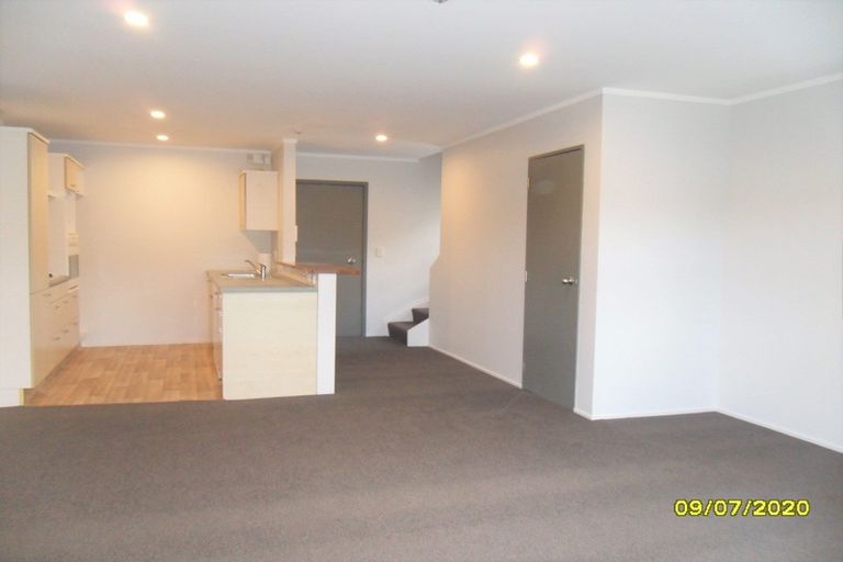 Photo of property in 8 Girton Terrace, Mount Cook, Wellington, 6021