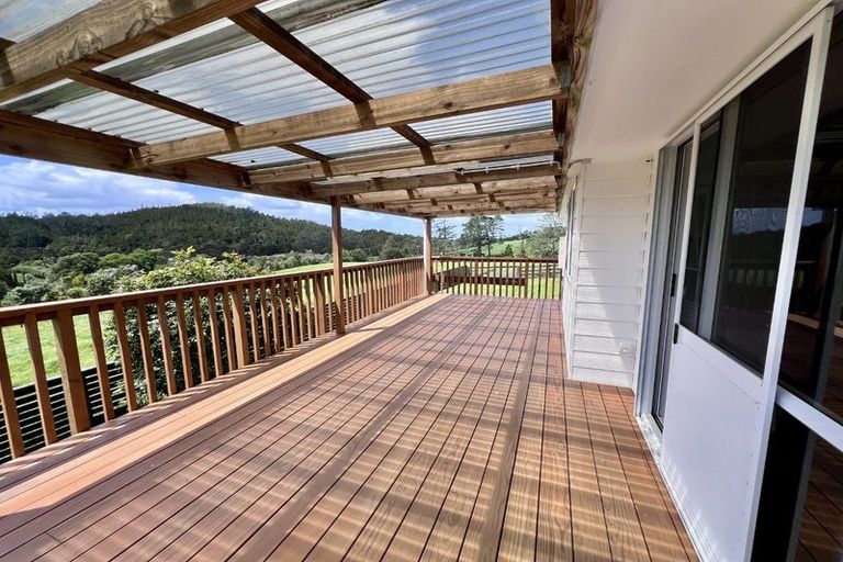 Photo of property in 35 Hawkes Access Road, Waitoki, Silverdale, 0994