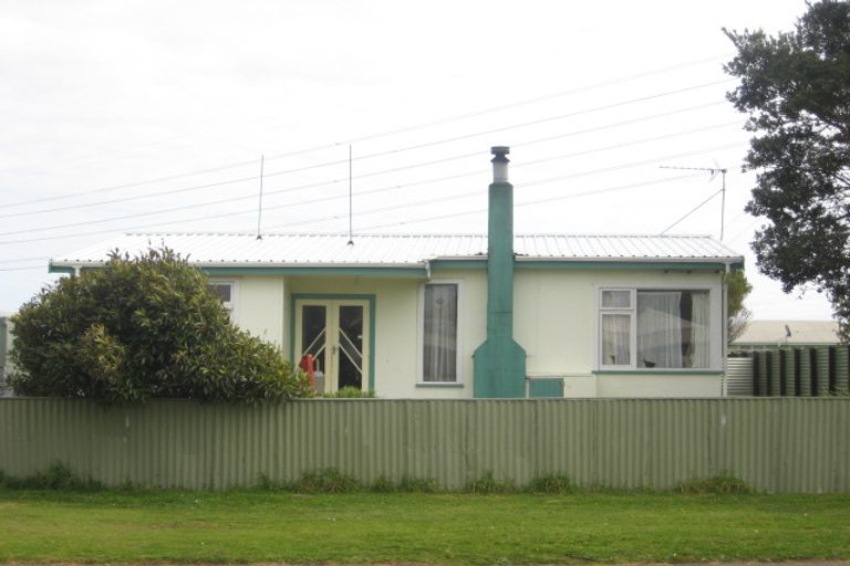 Photo of property in 33 Paritutu Road, Spotswood, New Plymouth, 4310