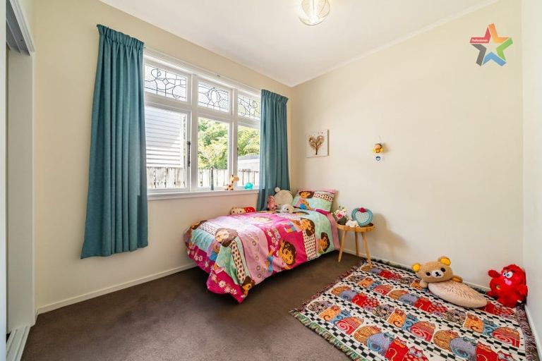 Photo of property in 28 Lincoln Avenue, Tawa, Wellington, 5028