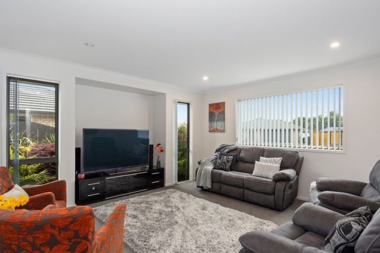 Photo of property in 30 Rainey Crescent, Papamoa Beach, Papamoa, 3118