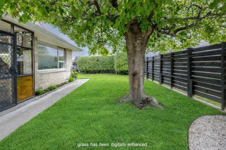 Photo of property in 2/306 Southland Road, Hastings, 4122