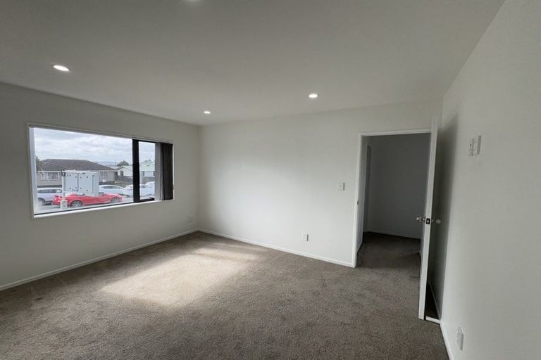 Photo of property in 466a Massey Road, Mangere East, Auckland, 2024