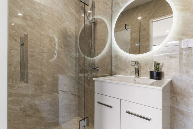 Photo of property in 3/68 Smythe Road, Henderson, Auckland, 0612