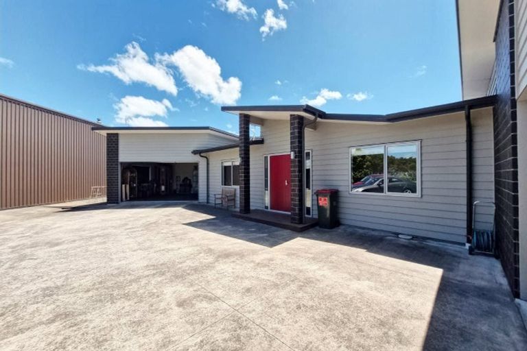 Photo of property in 1 Wilson Road, Urenui, 4375