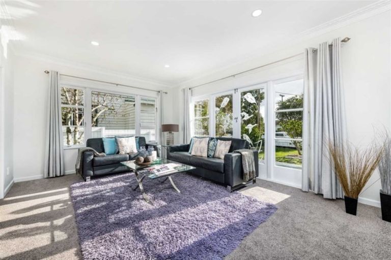 Photo of property in 1/20 Miro Street, New Lynn, Auckland, 0600