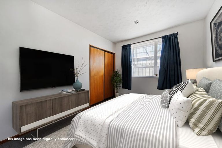 Photo of property in 2/21b Northcote Road, Northcote, Christchurch, 8052