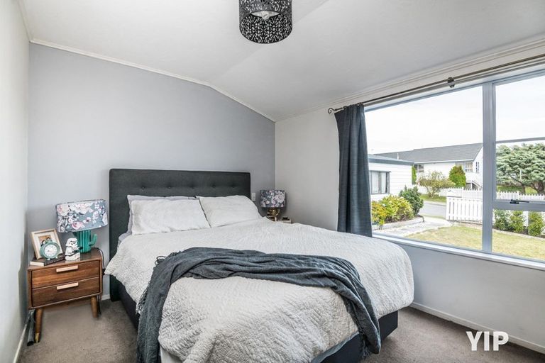 Photo of property in 74 Guadeloupe Crescent, Grenada Village, Wellington, 6037