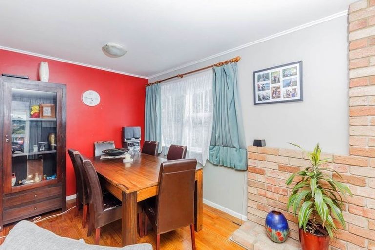 Photo of property in 24 Madison Place, Forrest Hill, Auckland, 0620