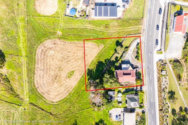 Photo of property in 16 Kaiwaka-mangawhai Road, Kaiwaka, 0975