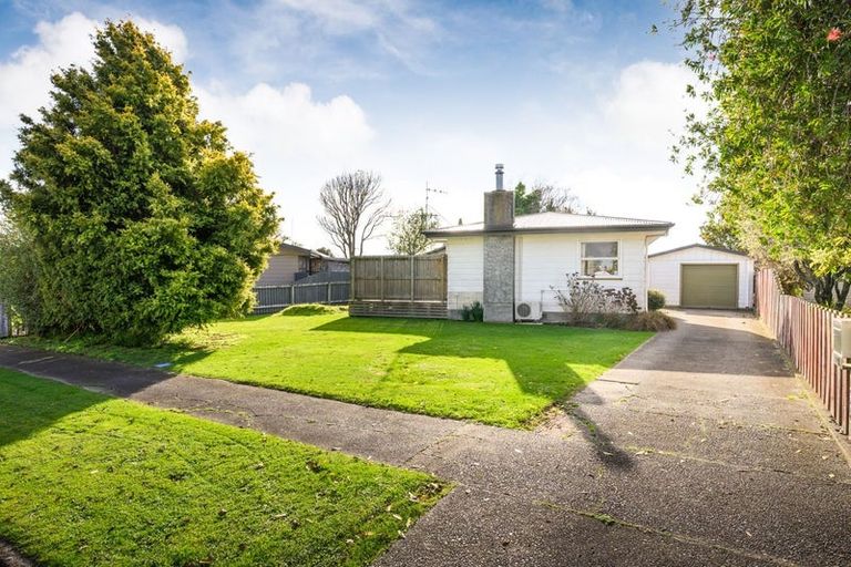 Photo of property in 33 Apollo Parade, Milson, Palmerston North, 4414