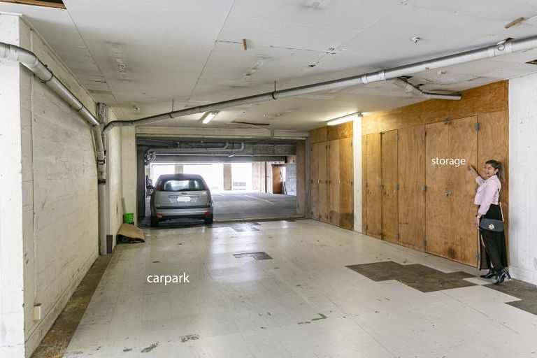 Photo of property in Endeavour Apartments, 18/125u Thorndon Quay, Pipitea, Wellington, 6011