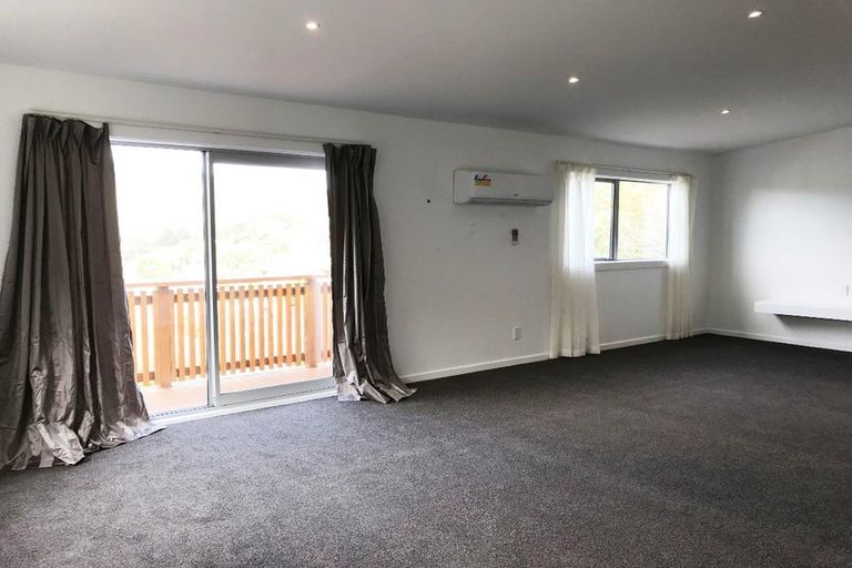 Photo of property in 29b Thurleigh Grove, Karori, Wellington, 6012