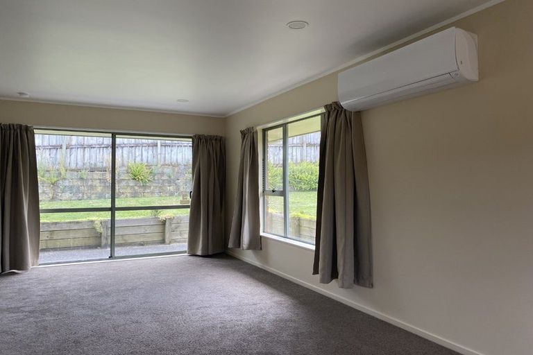 Photo of property in 12 Cretian Crescent, Henderson, Auckland, 0612
