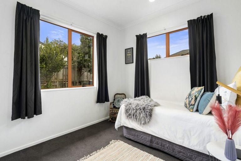 Photo of property in 19 Silvan Place, Bell Block, New Plymouth, 4312