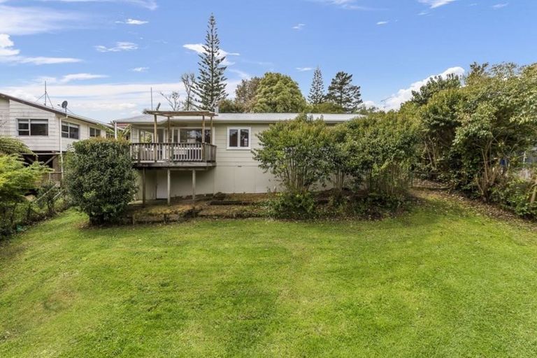 Photo of property in 9 Hellyers Street, Birkdale, Auckland, 0626