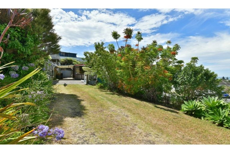 Photo of property in 1 Orewa Heights Crescent, Orewa, 0931