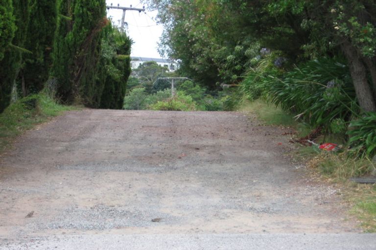 Photo of property in 1/75 Stanley Road, Glenfield, Auckland, 0629