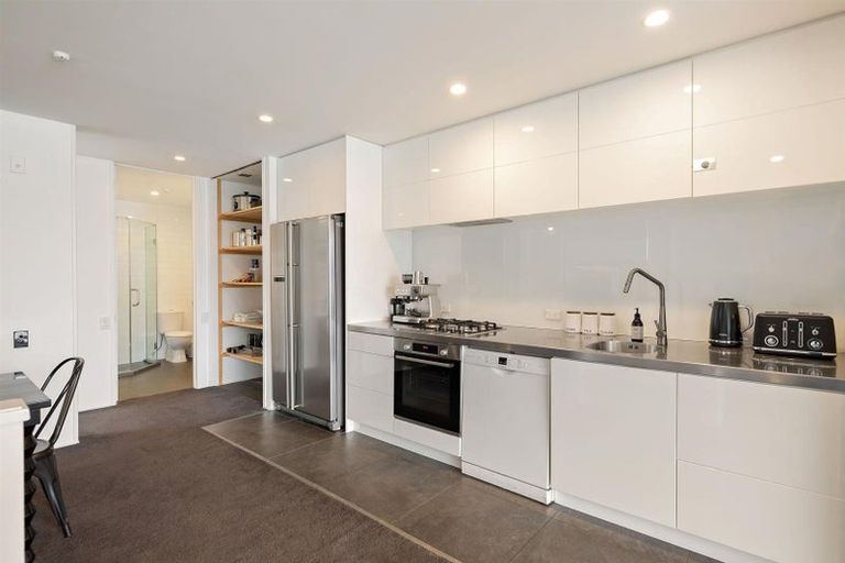 Photo of property in The Beeches Apartments, 12/60 Hallenstein Street, Queenstown, 9300