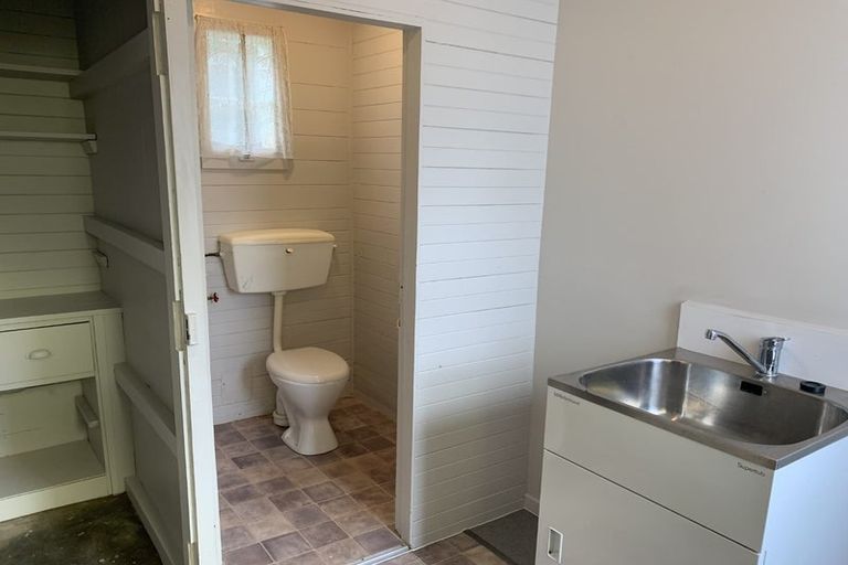 Photo of property in 35 Knowles Street, Terrace End, Palmerston North, 4410