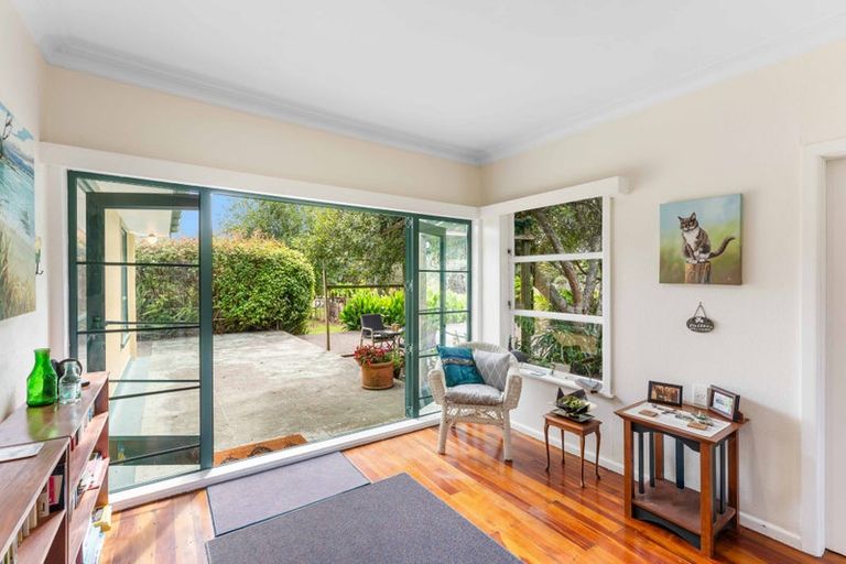 Photo of property in 332 Kuku East Road, Kuku, Manakau, 5570