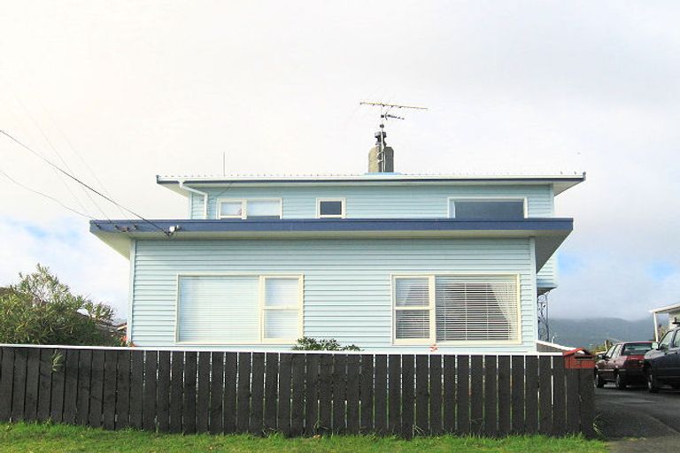 Photo of property in 54 Gray Avenue, Paraparaumu Beach, Paraparaumu, 5032