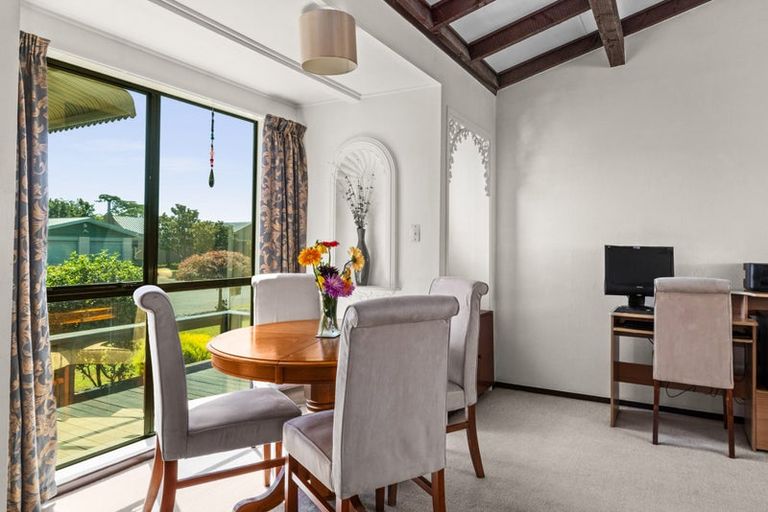 Photo of property in 27 Donegal Crescent, Tamatea, Napier, 4112