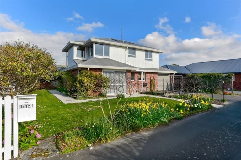 Photo of property in 1/121 Wilsons Road, Saint Martins, Christchurch, 8022