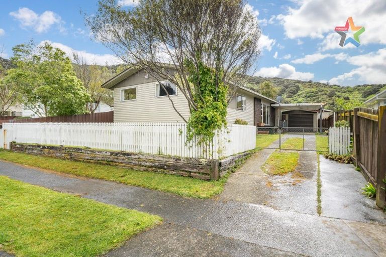 Photo of property in 6 Kendal Grove, Wainuiomata, Lower Hutt, 5014