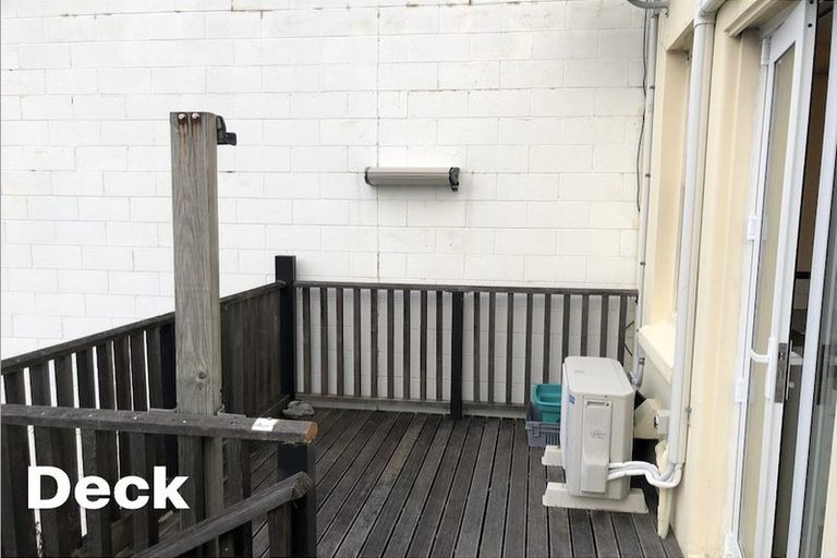 Photo of property in Chatsworth Flats, 23u5 Pirie Street, Mount Victoria, Wellington, 6011
