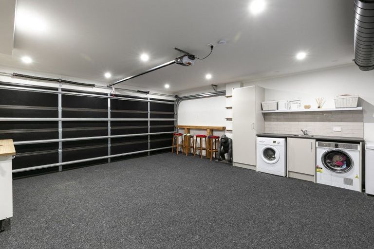 Photo of property in 22 Lucknow Terrace, Khandallah, Wellington, 6035