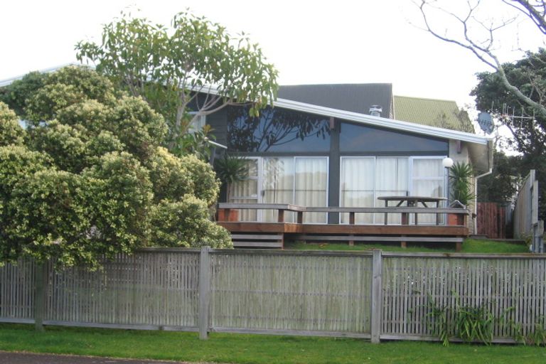 Photo of property in 19 Mccall Avenue, Pauanui, Hikuai, 3579