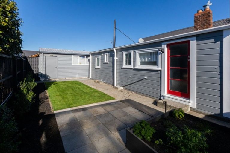 Photo of property in 11 Seymour Street, Hornby, Christchurch, 8042