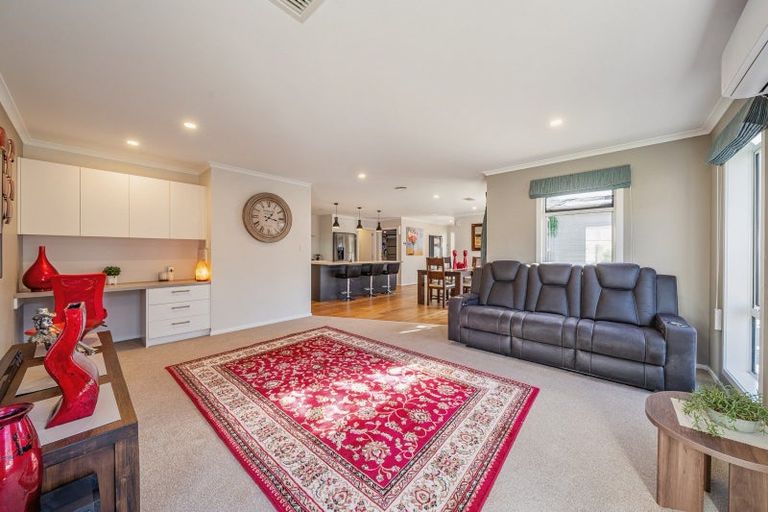 Photo of property in 17 Waitaria Terrace, Aotea, Porirua, 5024