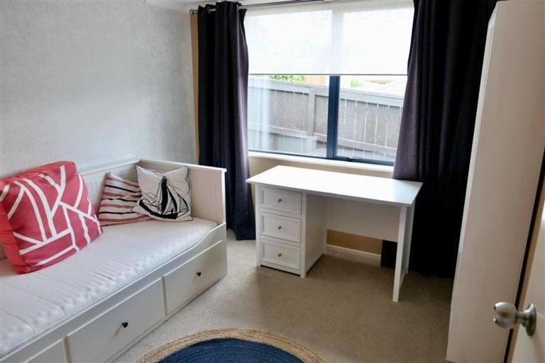 Photo of property in 11 Cognac Place, Henderson, Auckland, 0612