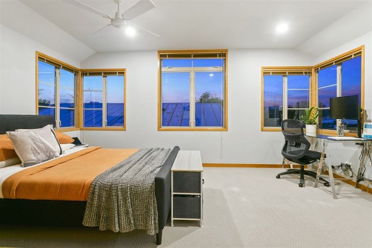 Photo of property in 4a Saltburn Road, Milford, Auckland, 0620