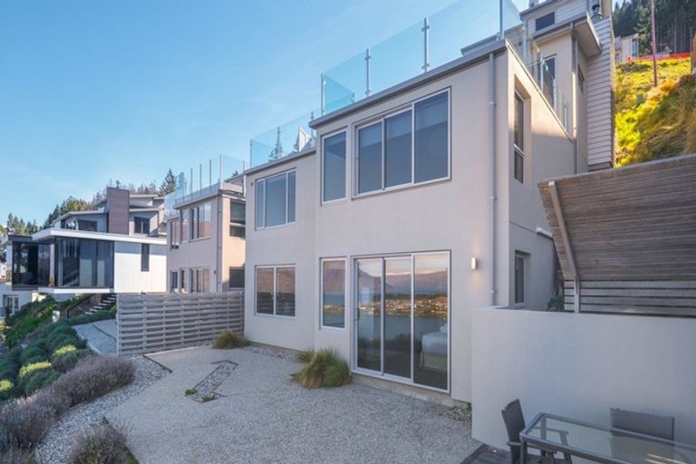 Photo of property in 10b Olivers Place, Queenstown, 9300