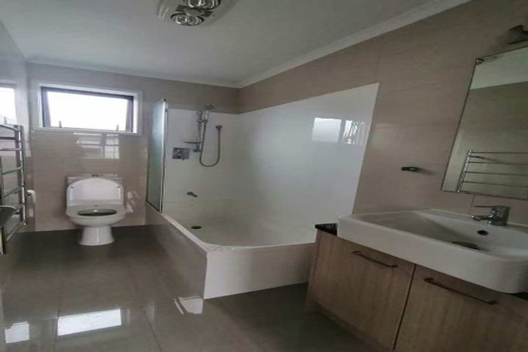 Photo of property in 6 Lane Cameron Place, Flat Bush, Auckland, 2019