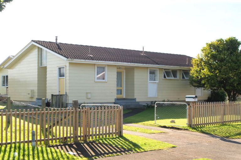 Photo of property in 17 Penderford Place, Mangere East, Auckland, 2024