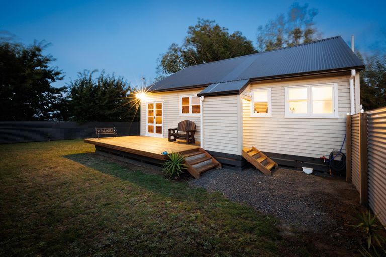 Photo of property in 71d Avenue Road, Foxton, 4814