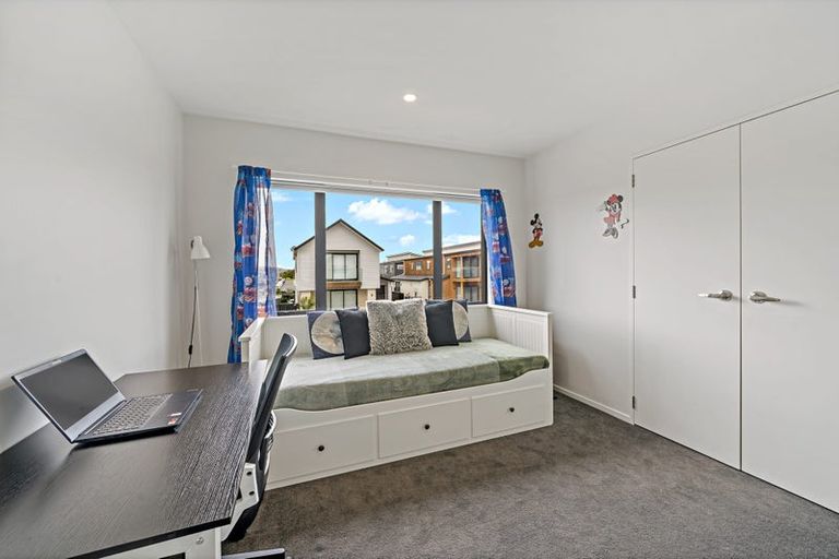 Photo of property in 14 Kearns Drive, Hobsonville, Auckland, 0616