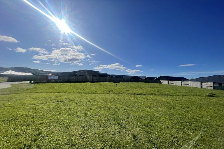 Photo of property in 59c Larsen Crescent, Tawa, Wellington, 5028
