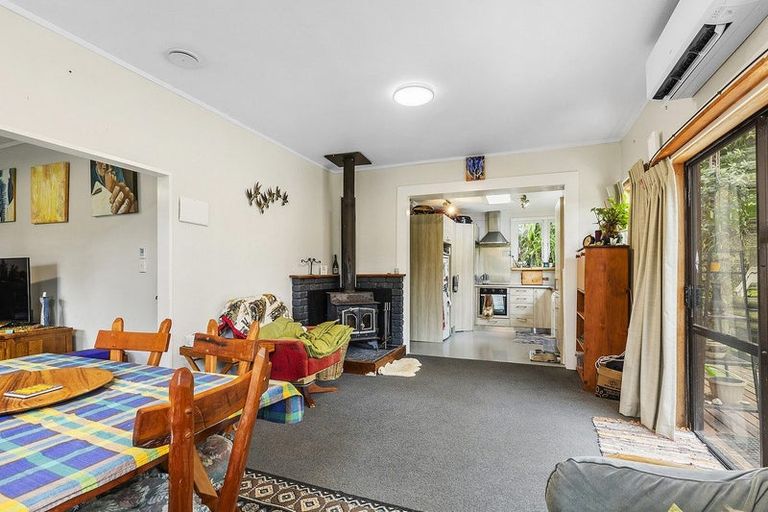 Photo of property in 35 Airlie Road, Plimmerton, Porirua, 5026