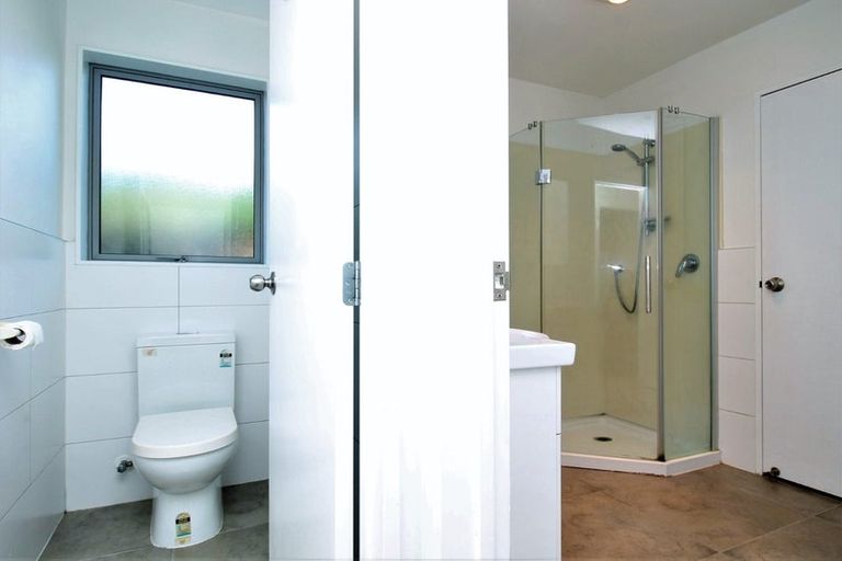 Photo of property in 12 Gibbs Road, Manurewa, Auckland, 2102