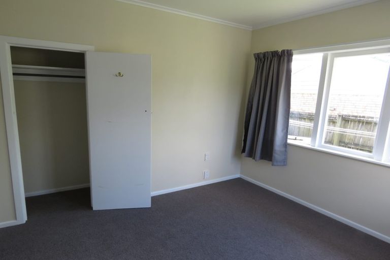 Photo of property in 21 Savoy Road, Glen Eden, Auckland, 0602