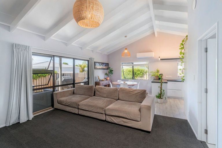 Photo of property in 8 Laura Place, Whitianga, 3510