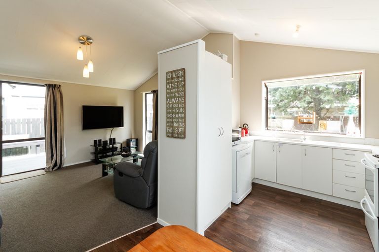 Photo of property in 6 Mercury Street, Milson, Palmerston North, 4414
